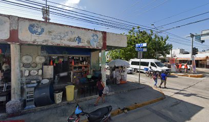 Plásticos y Refacciones La Esquina en Playa del Carmen